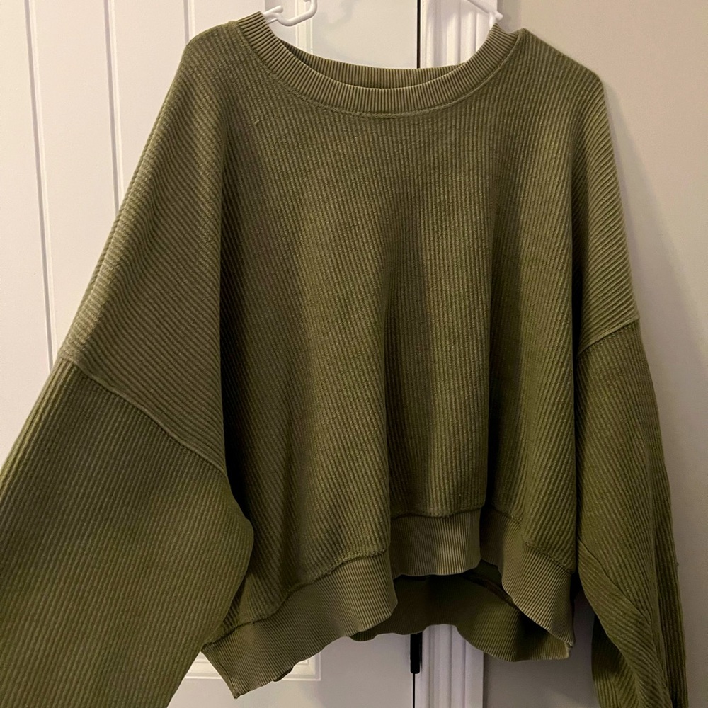 Green cropped sweater